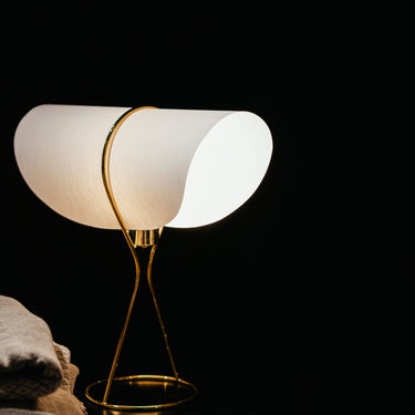 auboeck nun table lamp lit.jpg