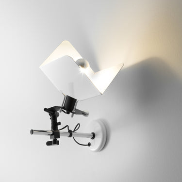 M5956 triedro wall light lit