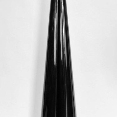 NUN_floor_lamp_in_black_lacquer_by_Pierr
