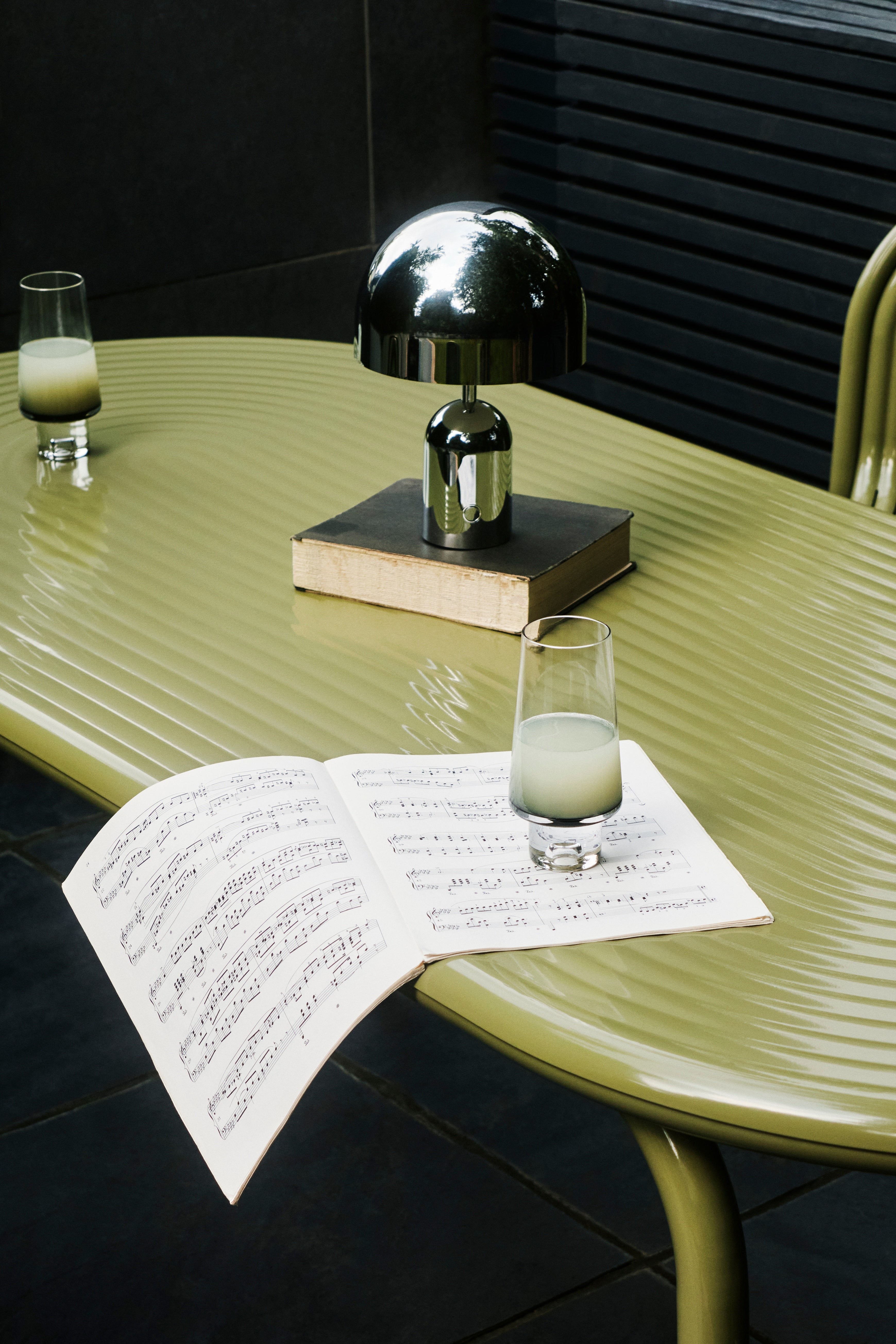Groove Table Tom Dixon Top detail Moss