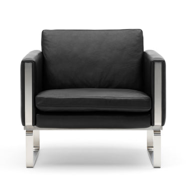 CH101 Lounge Chair Two Enlighten Carl Hansen Son 3_edited.jpg