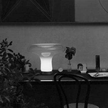 Lesbo table lamp mangiarotti artemide (3).jpg