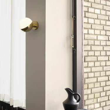 VL_Studio_Wall_Brass_Up_AW21_08170_master.jpeg