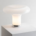 Lesbo table lamp mangiarotti artemide lit view