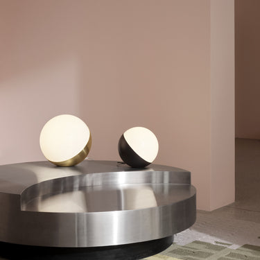 VL-Studio-Floor-Brass-Table-250-Black-AW21-08164.jpg