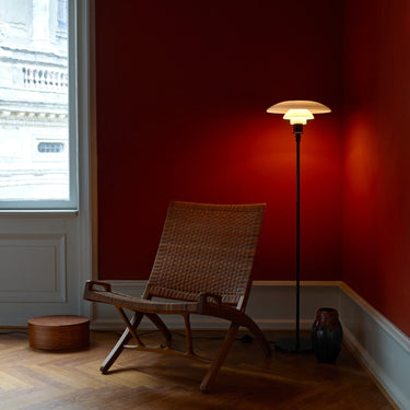 Poul Henningsen 'PH 3½-2½' Floor Lamp for Louis Poulsen Two Enlighten black lifestyle