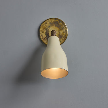 V3429 oluce white and brass wall light ostuni front view