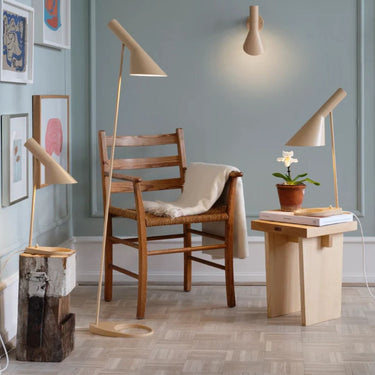 AJ Floor lamp sand Arne Jacobsen Louis Poulsen.jpg