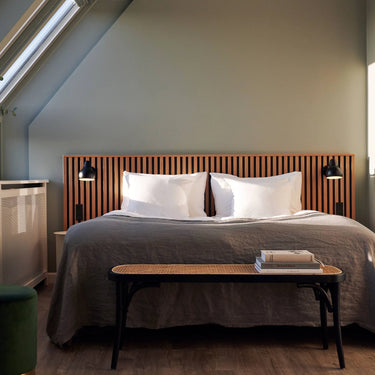 wilhelm lauritzen vl38 wall light louis poulsen lifestyle bedroom .jpg