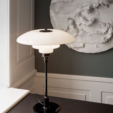 PH 3½-2½ Table Lamp Black metallized Brass Glass lifestyle Poul Henningsen Louis Poulsen (