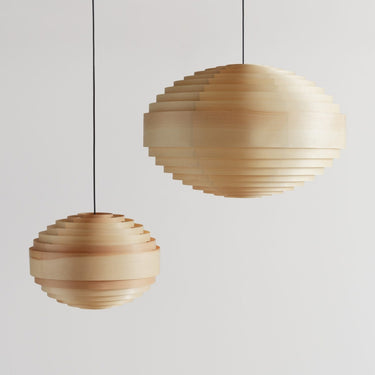 Hans-Agne Jakobsson 'Hans 1002 Pendant XL' in Pine for Vaarnii Two Enlighten L and XL side