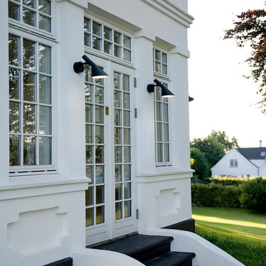 Arne Jacobsen 'AJ 50' Outdoor Wall Light for Louis Poulsen Two Enlighten black outdoor lifestyle 