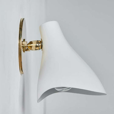 V3001 1950s Gino Sarfatti Model #10 Sconce for Arteluce in White for Two Enlighten