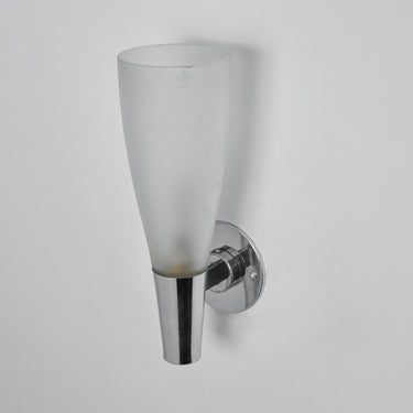Pietro Chiesa for Fontana Arte Wall-mounted light fixture with a cone-shaped glass shade on a plain background for Two Enlighten 