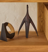 3530 bookend architect atom clock 4206 dish on chapo B17 shelf up cloase