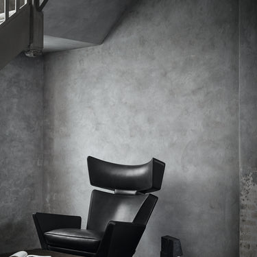 Fritz_Hansen_Oksen_Arne_Jacobsen_Black_330.jpg