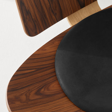ch07 hans j wegner carl hansen two enlighten 16.jpg