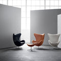 Fritz_Hansen_Egg_Arne Jacobsen_3316_Elegance_leather_Black_3316_3127_Elegance_leather_Waln