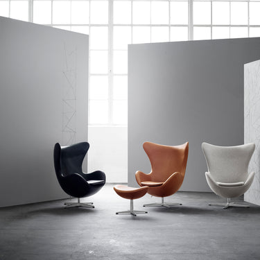 Fritz_Hansen_Egg_Arne Jacobsen_3316_Elegance_leather_Black_3316_3127_Elegance_leather_Waln