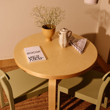 6186673_Atelier Chair Aalto Table Round 90A Midsummer Dream Vase_preview.jpg