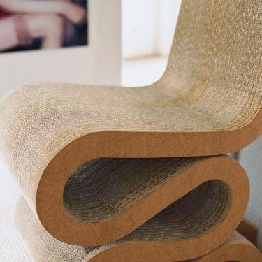 91964_Wiggle Side Chair_v_fullbleed_1440x.jpg