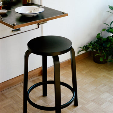 2323278_Bar Stool 64 black lacquer_4_master.jpg